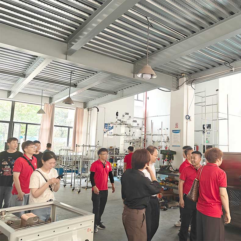 La Asociación Empresarial Anhui NiusHang visita nuestra empresa para intercambiar ideas y realizar talleres.